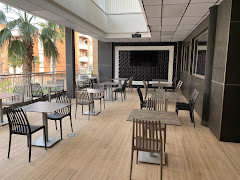 ARM La Pau Restaurante Terraza PUB