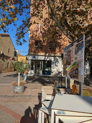 La Esquinita Vinos y Tapas