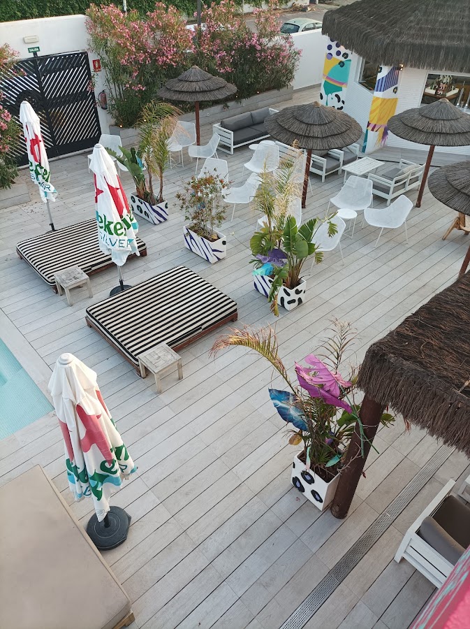 Beach Club - Pelikano Unusual Club
