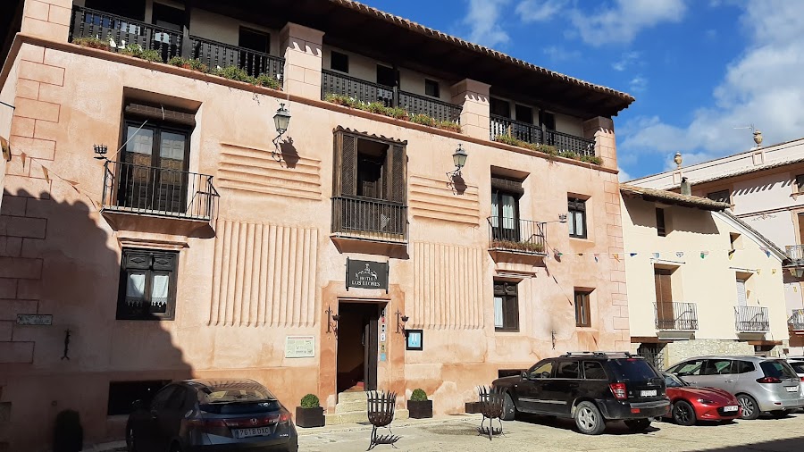 Hotel Los Leones