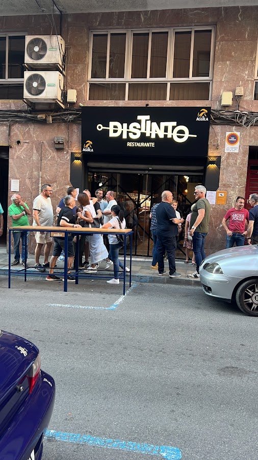 DISTINTO RESTAURANTE en Elda